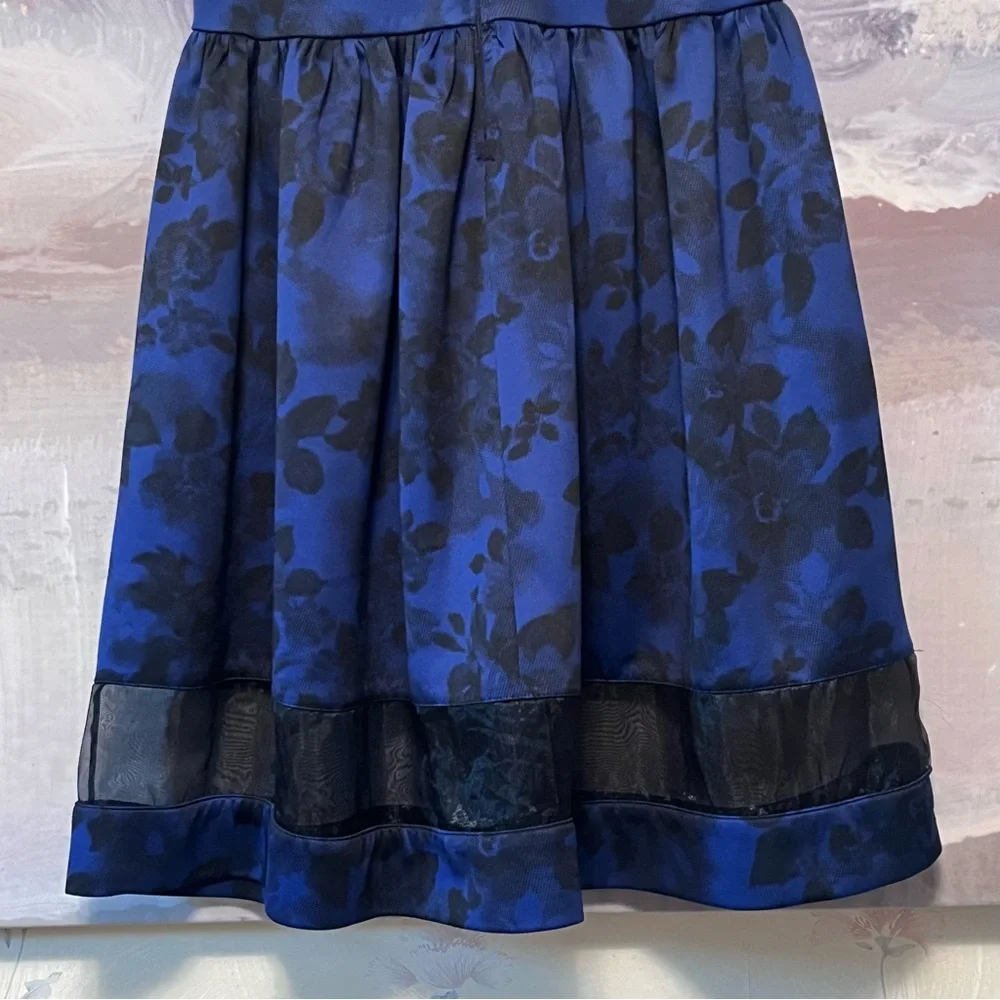 RED Saks Fifth Avenue Sheath Dress Romantic Floral Fit & Flare Blue Black Size M - Picture 11 of 15